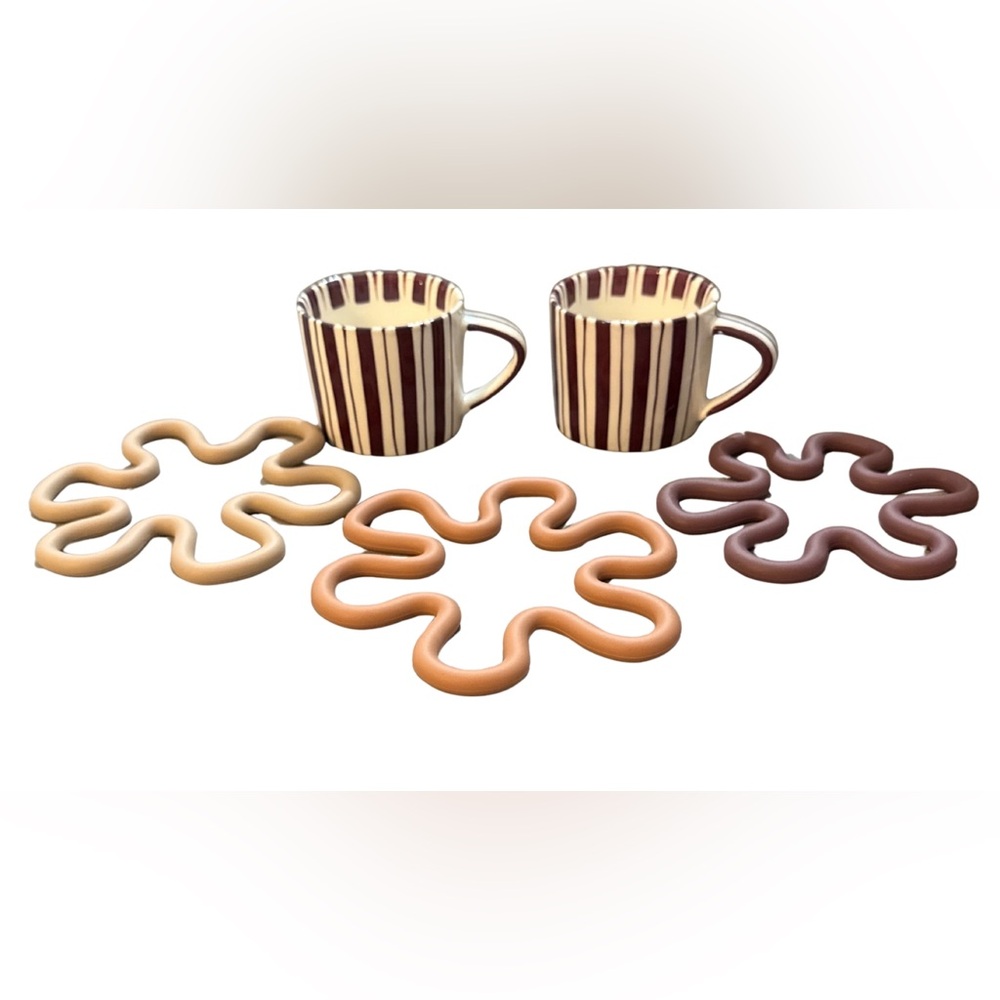 Set of Two Striped Mugs & Set of Three Silicone Trivets Cherry Lacquer NIB NWT